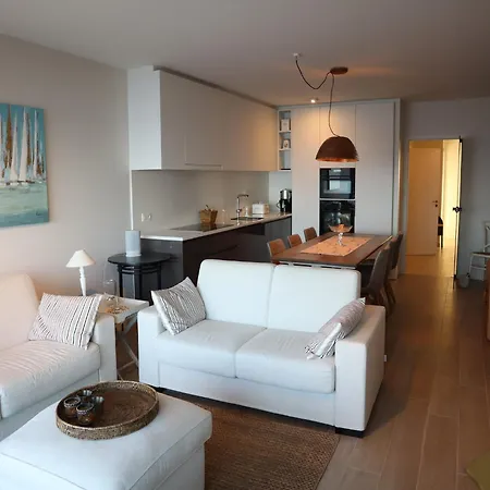 In With Sea View, Cleaning Included Apartment