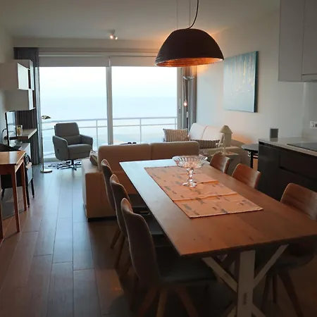 In With Sea View, Cleaning Included Apartment *