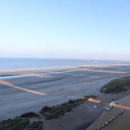 In With Sea View, Cleaning Included
