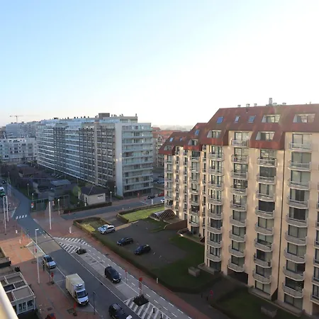 In With Sea View, Cleaning Included Apartment Nieuwpoort